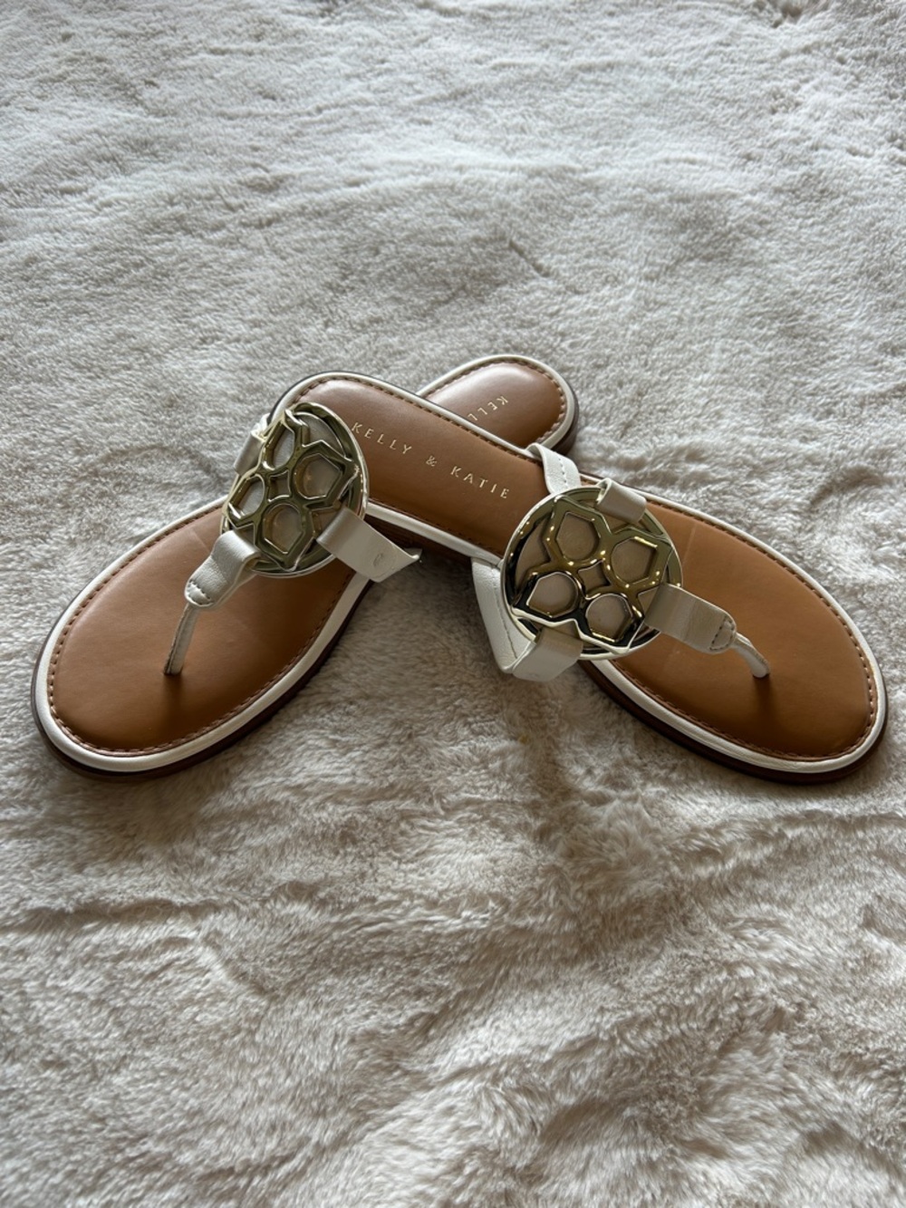 Kelly & Katie White Thong Sandals / Flip Flops with Gold Medallion